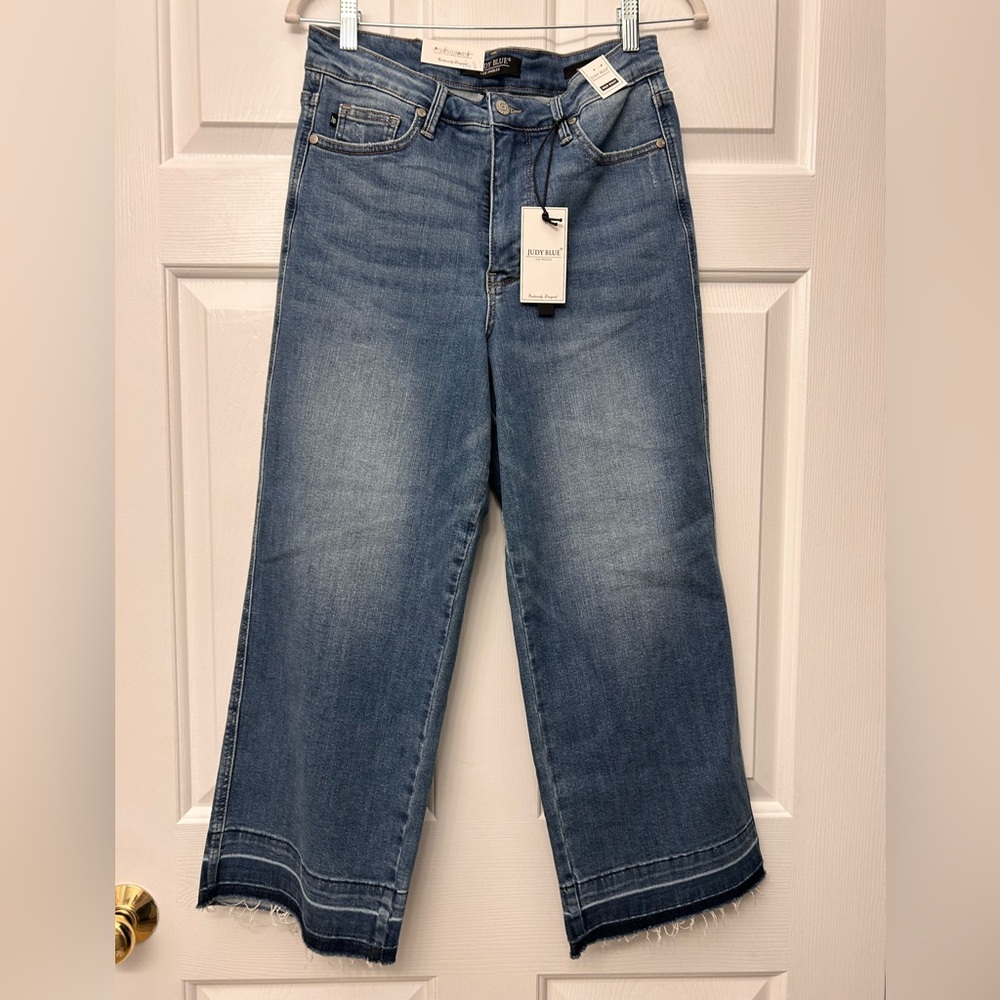 Judy Blue Medium Wash Wide Leg Crop Jeans